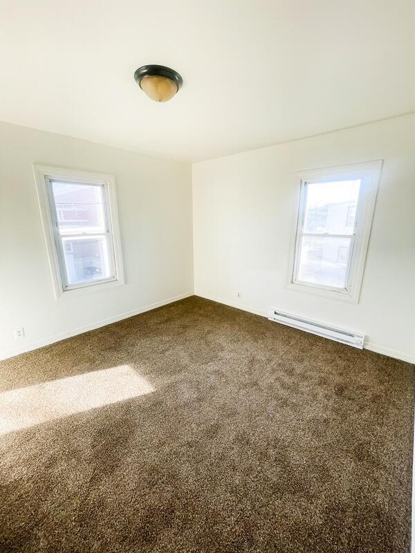 Building Photo - 214 1st Dr NW