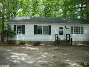 Building Photo - 3 Bed, 1.5 Bath Bon Air Rancher with Brick...