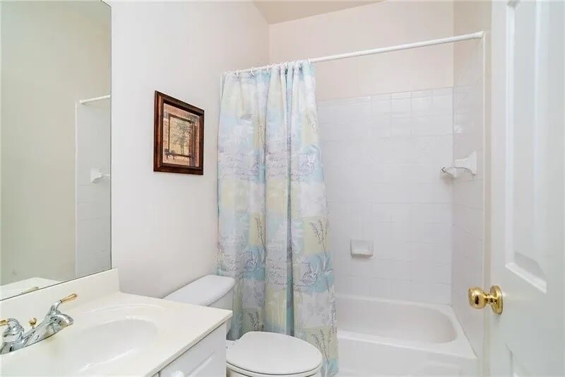 Building Photo - 3915 High Gables E