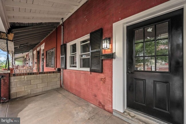 Building Photo - 5113 W Thompson St