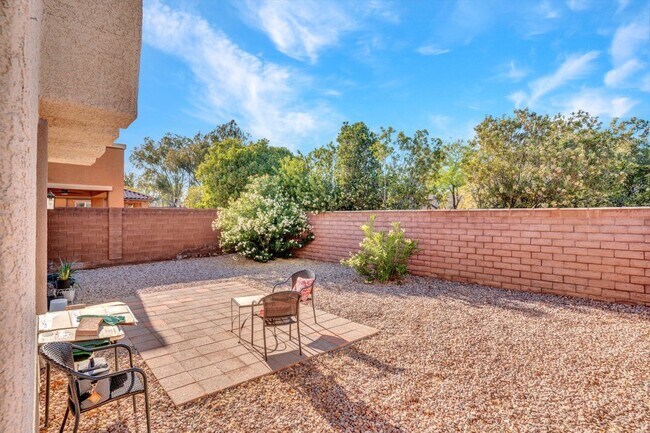 Building Photo - 6924 Ghost Ranch Ave