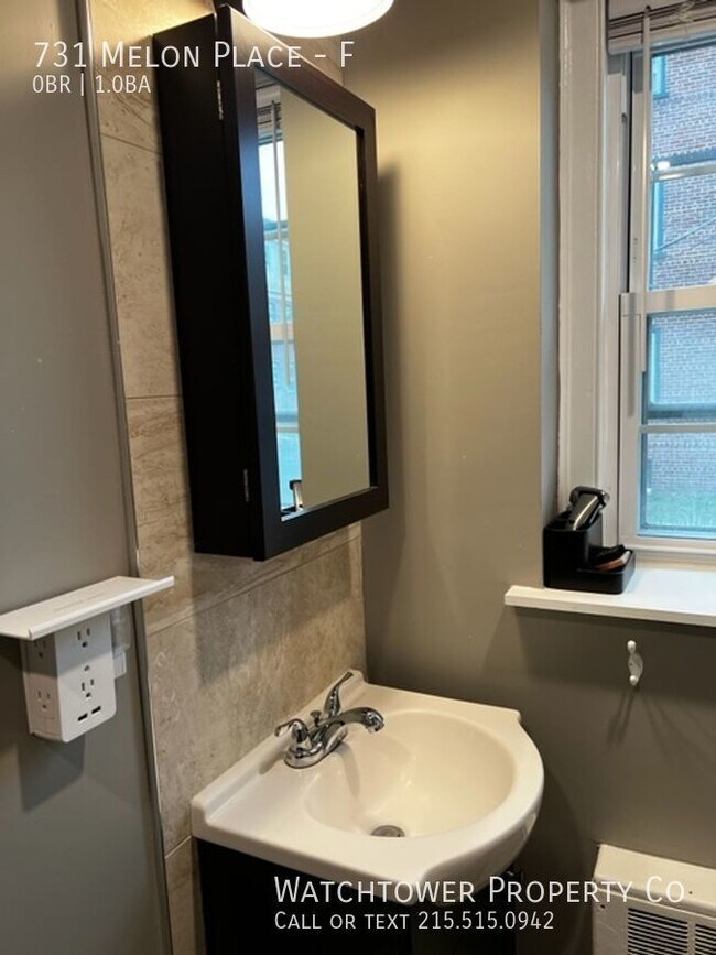 Building Photo - 731 Melon Pl