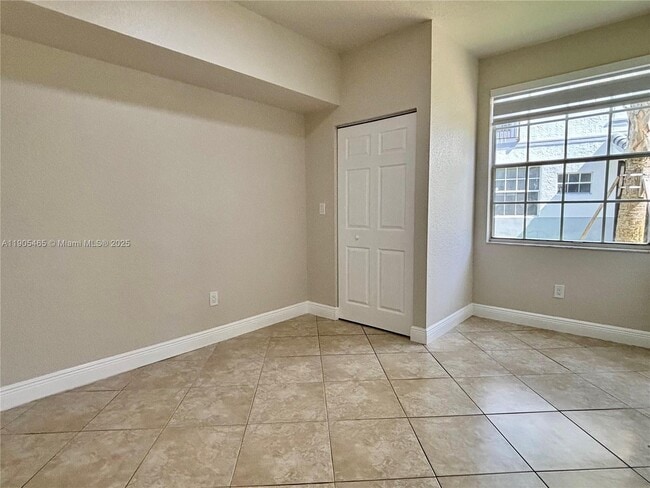 Building Photo - 741 SW 148th Ave