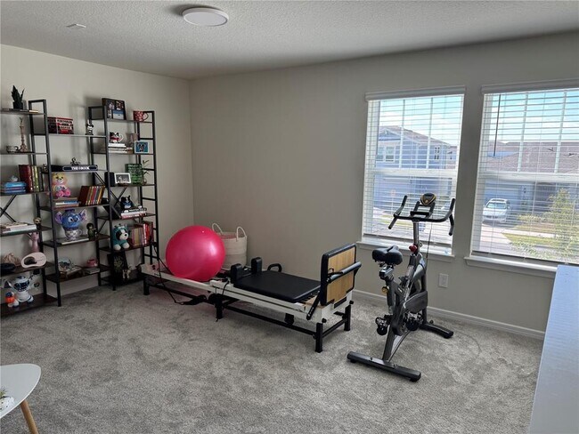 Building Photo - 2701 Serenity Gdn Dr