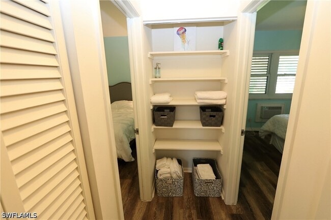 Building Photo - 130 N Collier Blvd