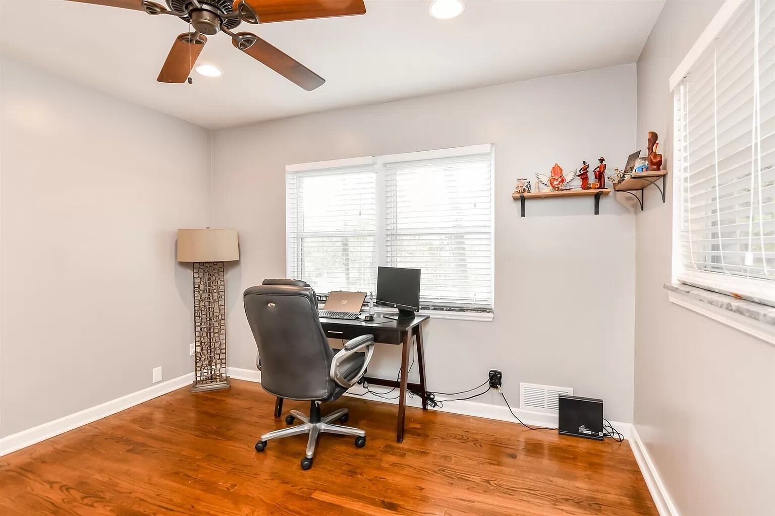 Building Photo - 2480 Cascade Rd SW