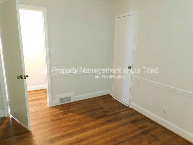 Building Photo - 1104 Madison Ave