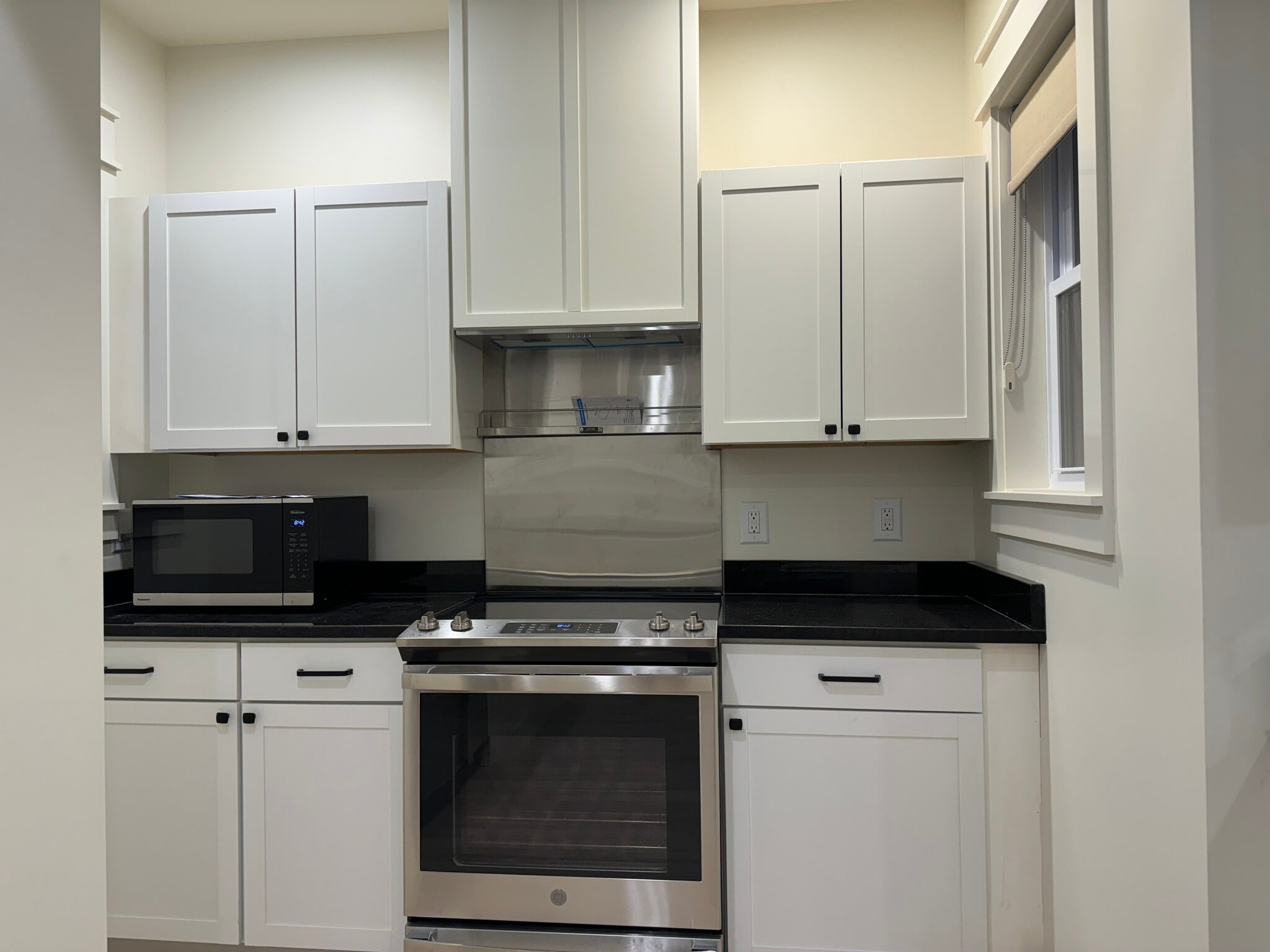 Building Photo - 1612 N Star Ave