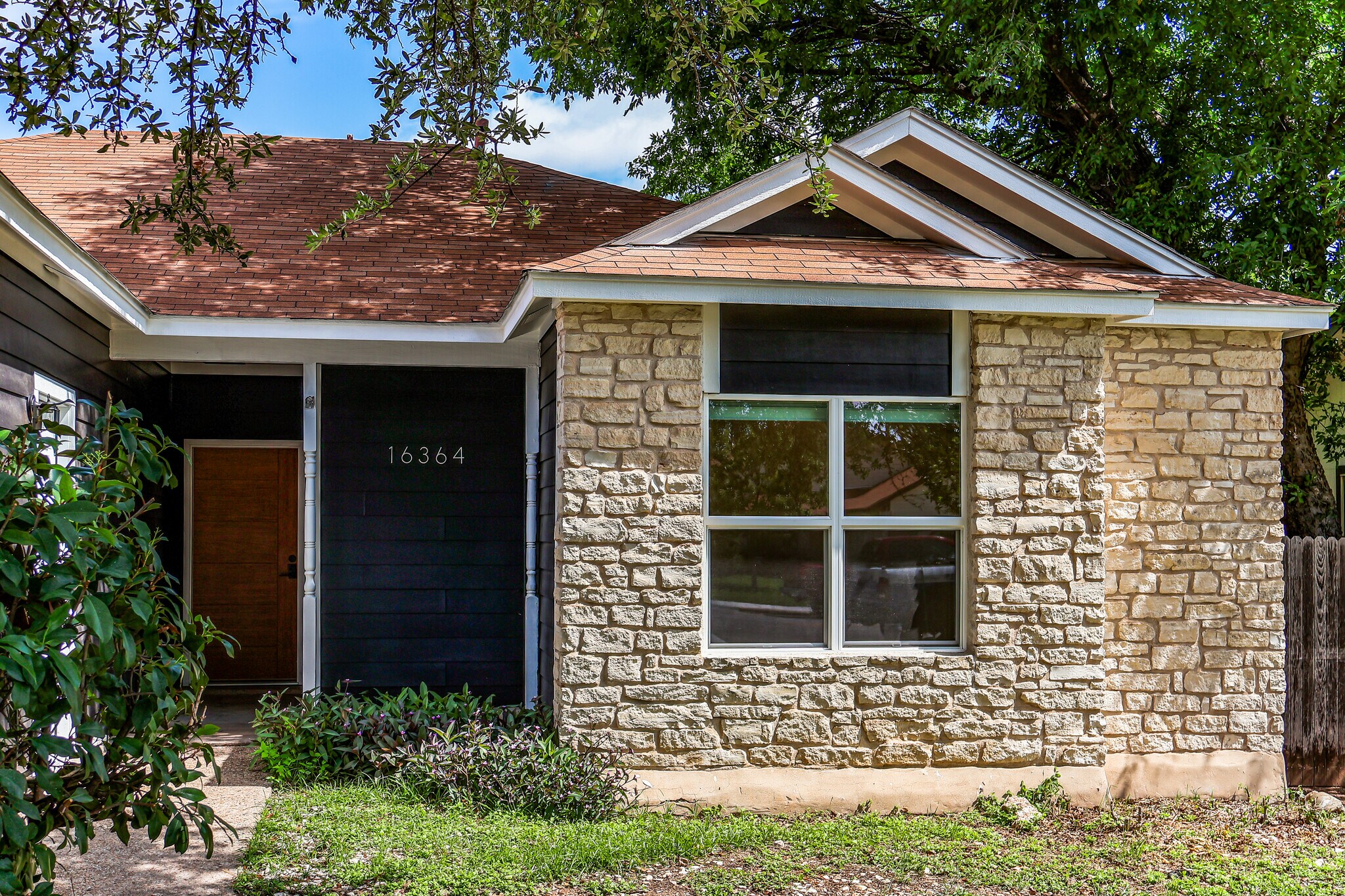 Building Photo - 16364 Edgemere Dr