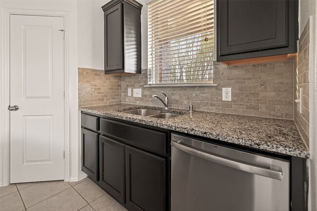 Building Photo - 12102 City Trek Ln