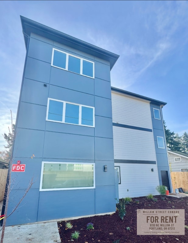 Building Photo - 6110 NE Willow St