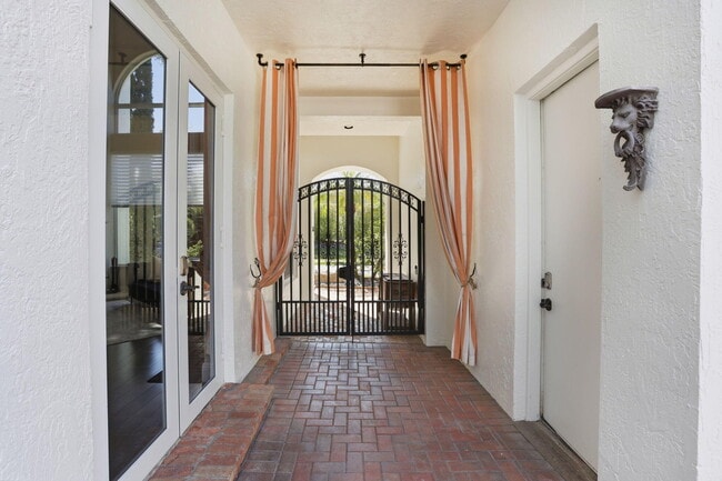 Building Photo - 375 SW 16th St