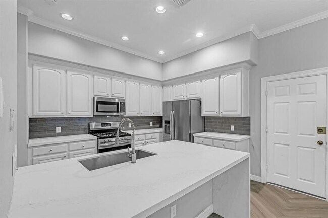 Building Photo - 13527 Brookbluff Ln