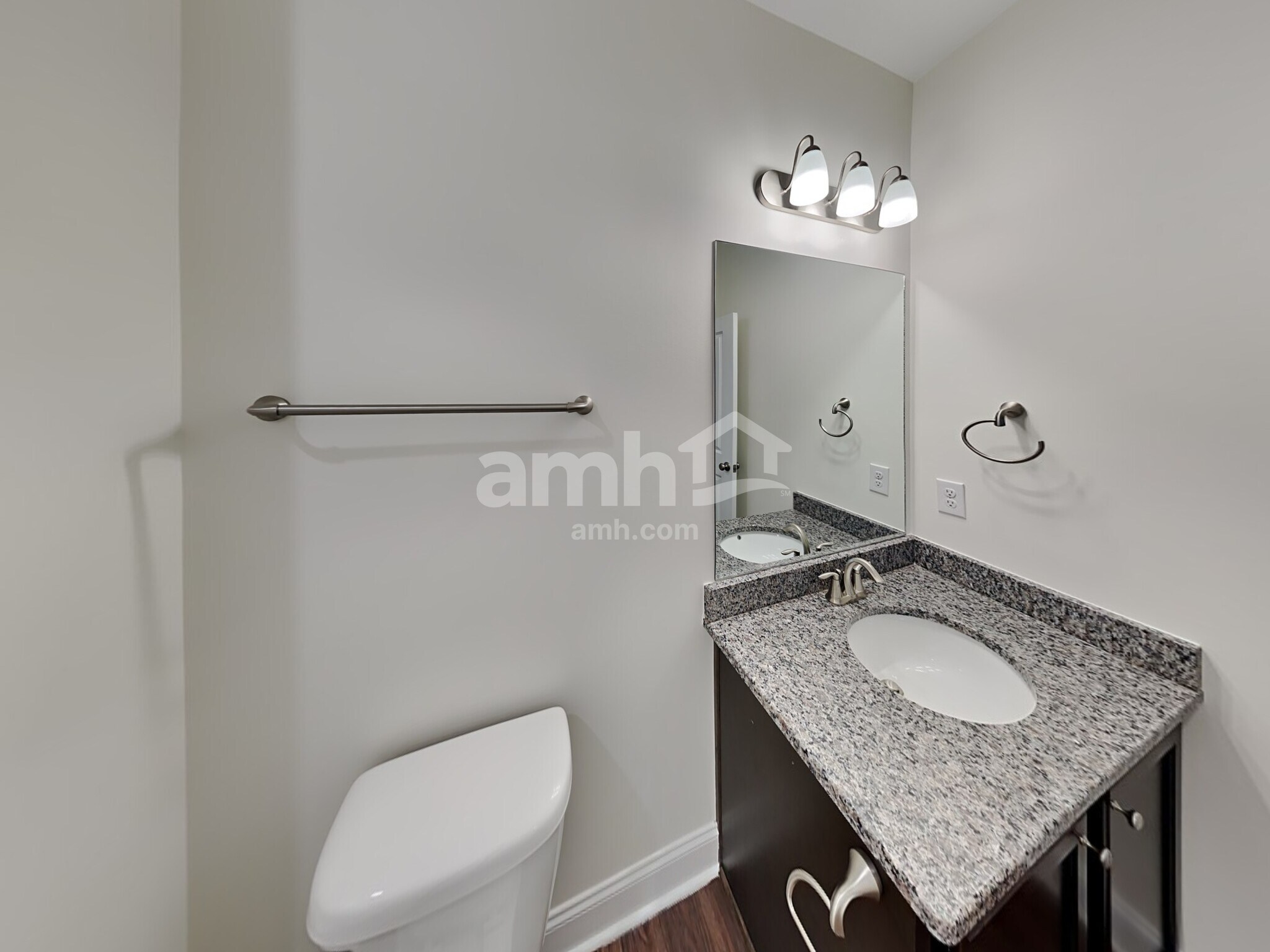 Building Photo - 2000 Bennett Dr