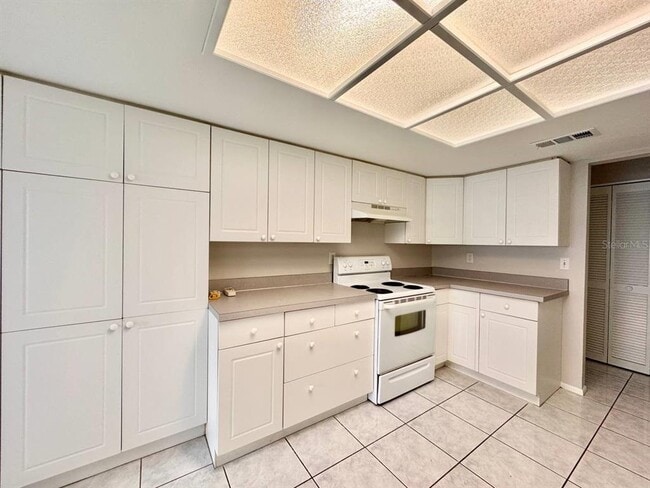 Building Photo - 2826 Rampart Cir