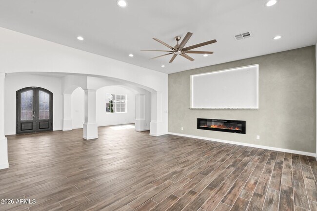 Building Photo - 22926 W La Mirada Dr