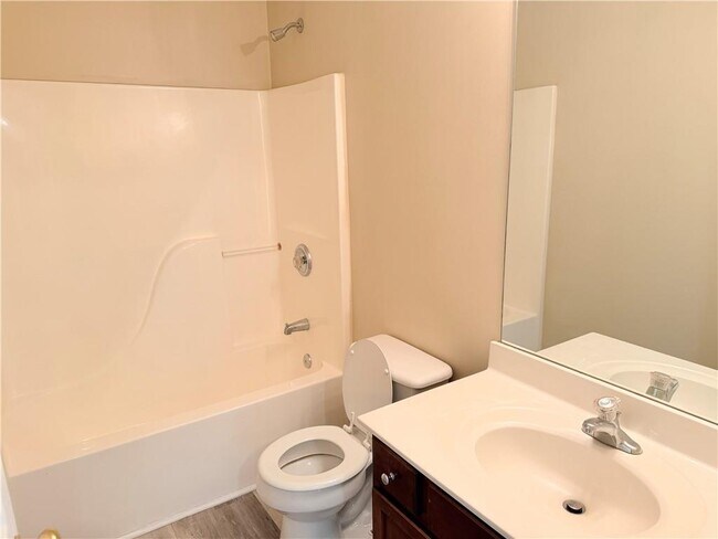 Building Photo - 1210 Skylar Ridge Cir