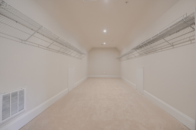 Building Photo - 2847 Seabiscuit Dr