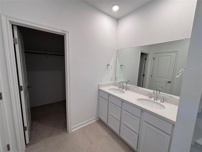 Building Photo - 562 Papaya Dr