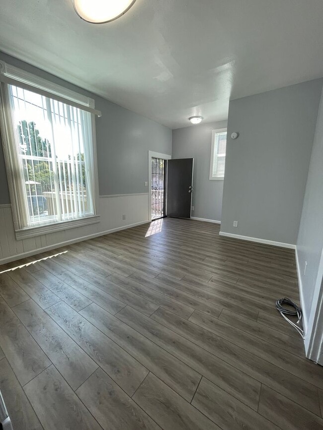 Building Photo - 00812