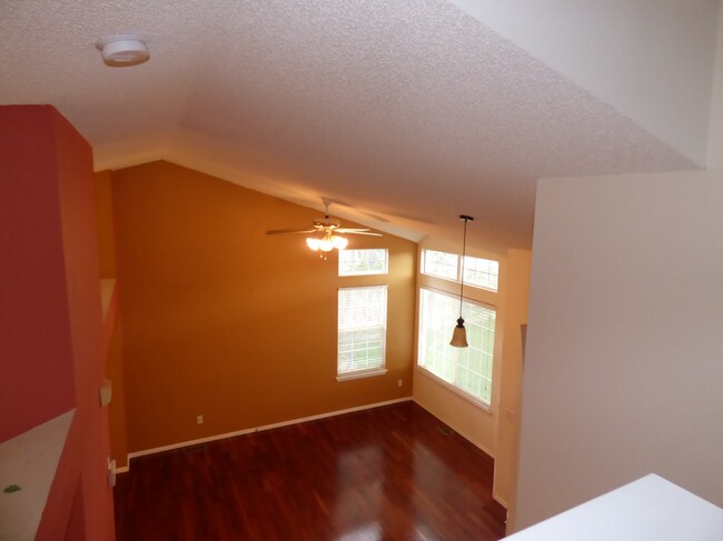 Building Photo - Fabulous Highlands Ranch Home!