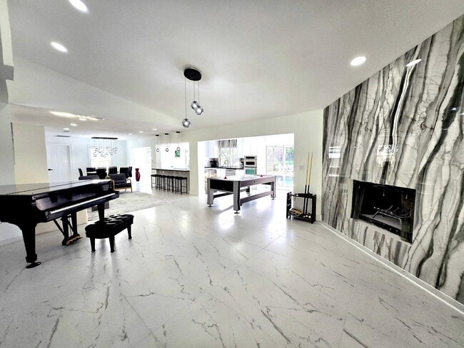 Building Photo - 12231 Areaca Dr