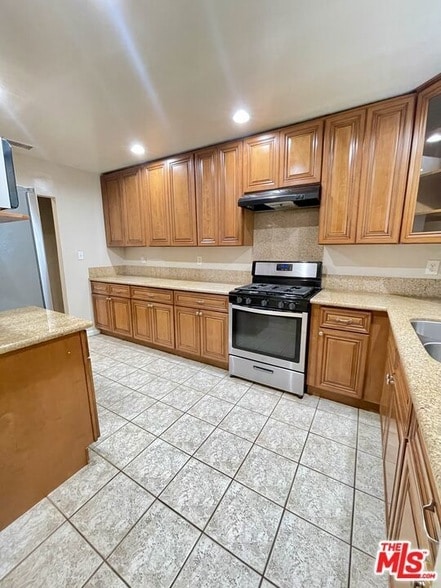 Building Photo - 5028 4th Ave