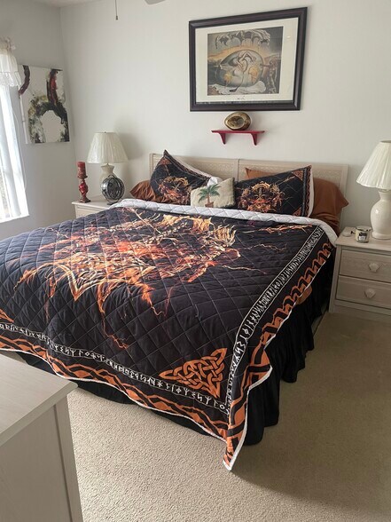 Master Bed King (Stays) - 6424 Spring Flower Dr