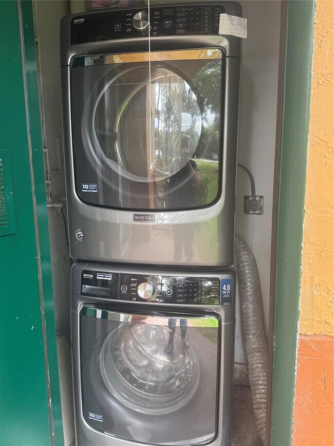 Building Photo - 10773 Cleary Blvd