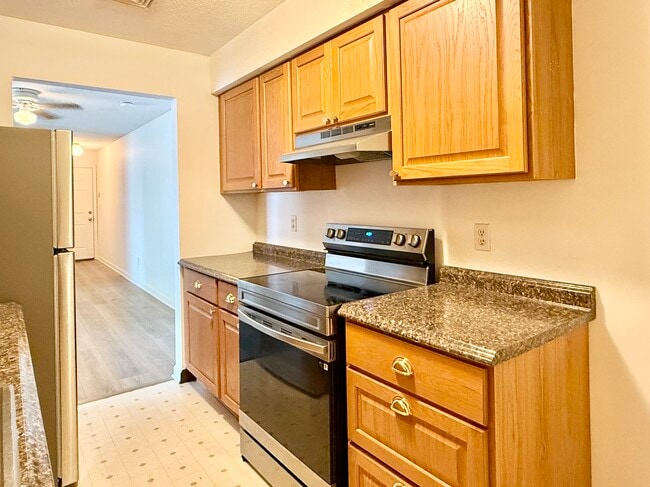 Building Photo - 9 Concorde Way