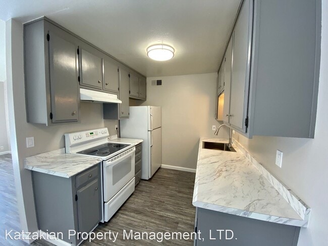 Building Photo - 3702 W Benjamin Holt Dr