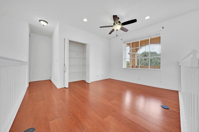 Building Photo - 5878 Bay Hill Cir