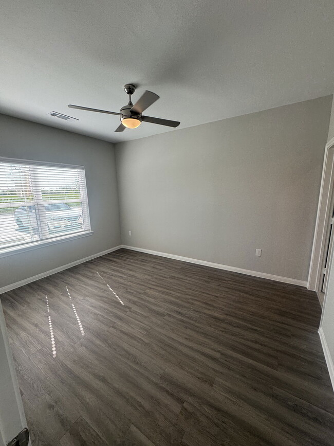 Building Photo - 4505 Vintage Blvd