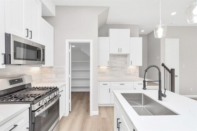 Building Photo - 2347 Hoskins Dr
