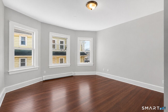 Building Photo - 380 Gurdon St