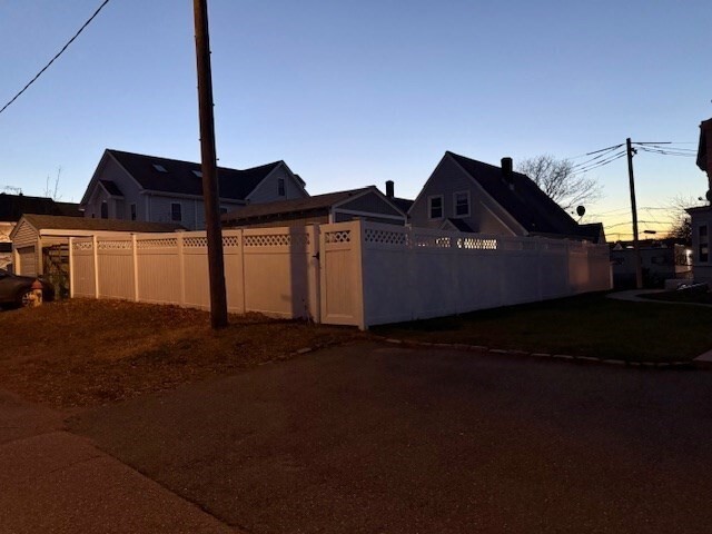 Building Photo - 38 Penn St