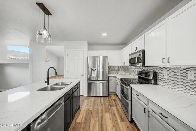 Building Photo - 16148 N 157th Dr