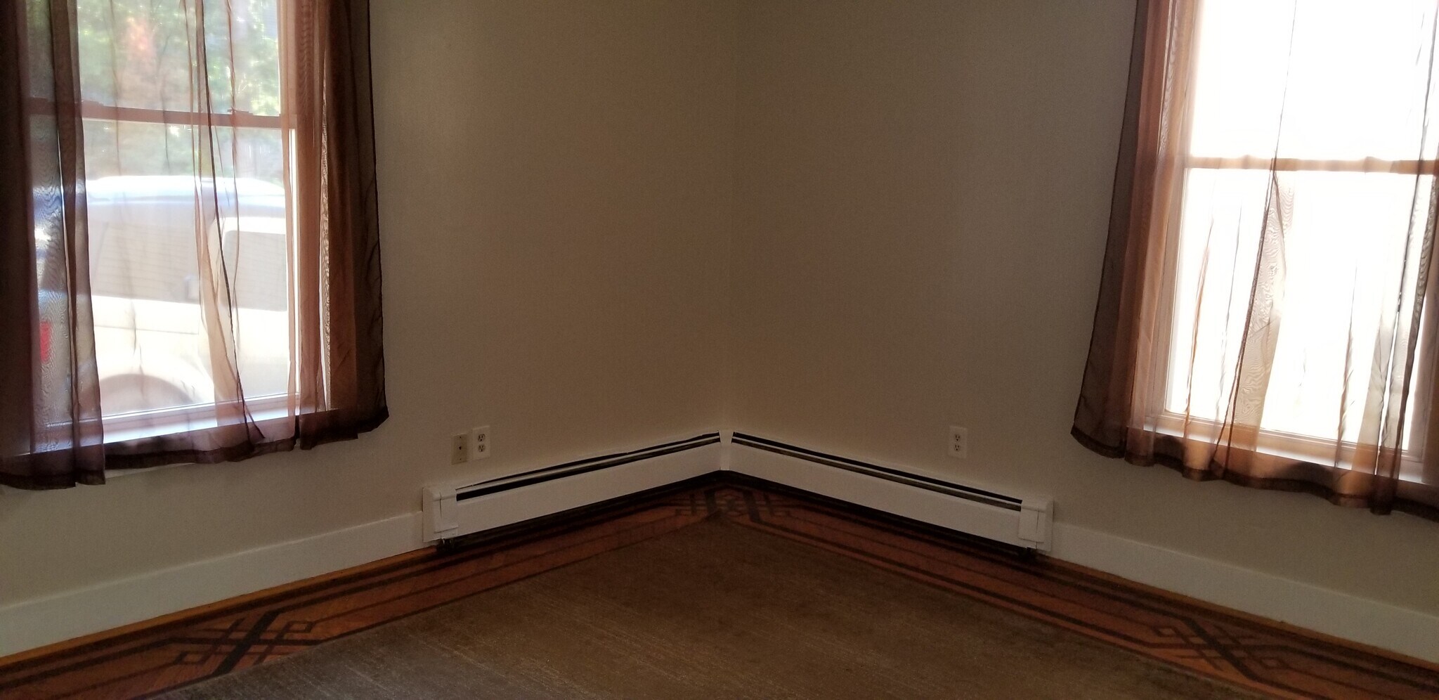 Living room - 338 Pawtucket St