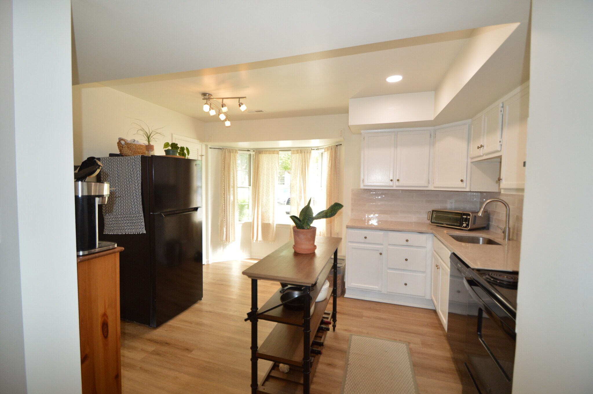 Kitchen - 3337 Ladino Ct
