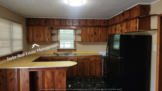 Building Photo - 1329 Sunnyside St