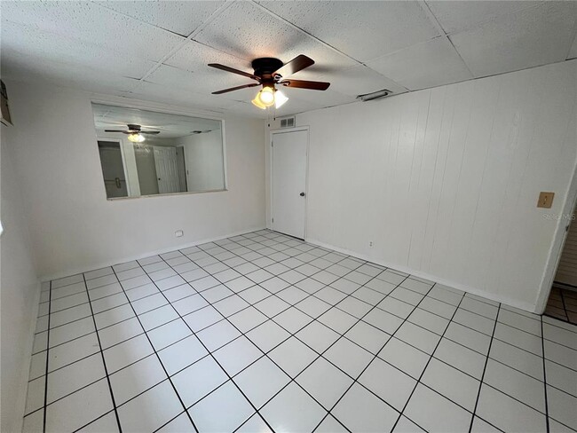 Building Photo - 860 44th Ave N