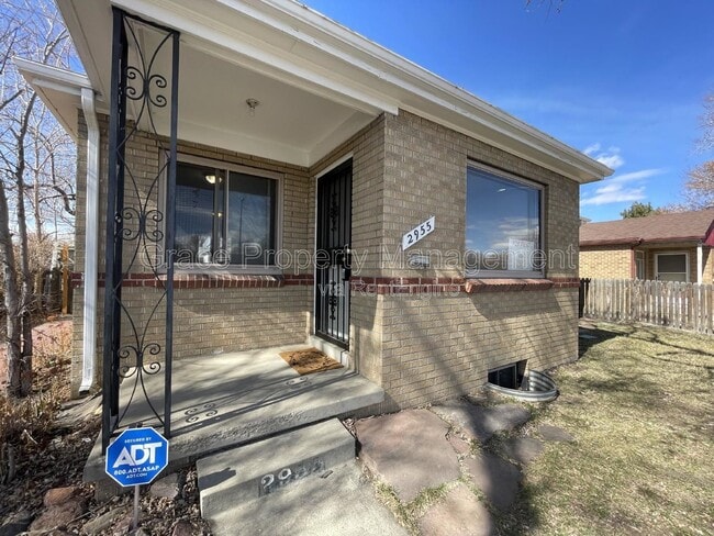 Building Photo - 2955 N Quebec St