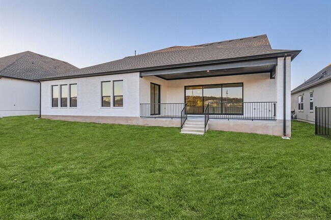 Building Photo - 300 Alava Wy