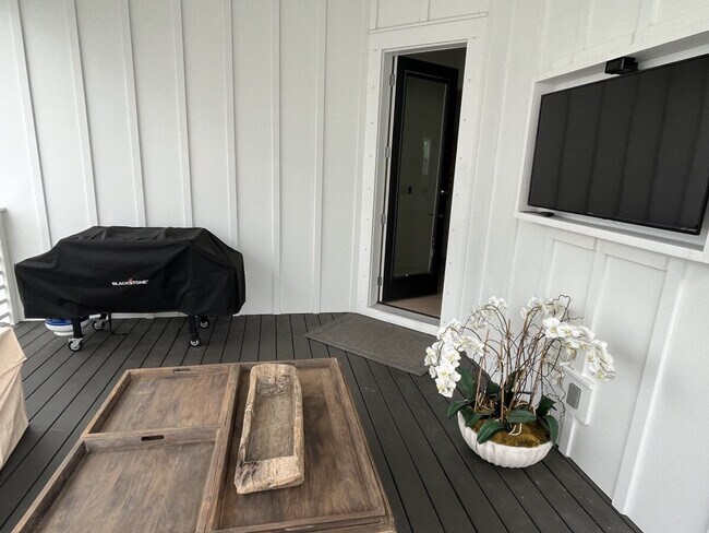 Building Photo - 141 Valdare Ln