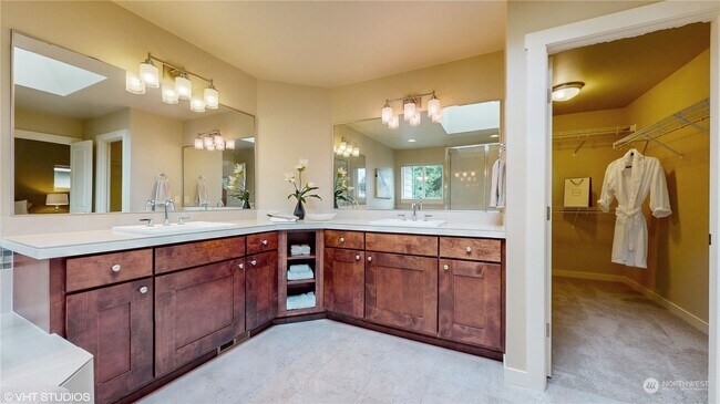 Building Photo - 13101 NE 84th St