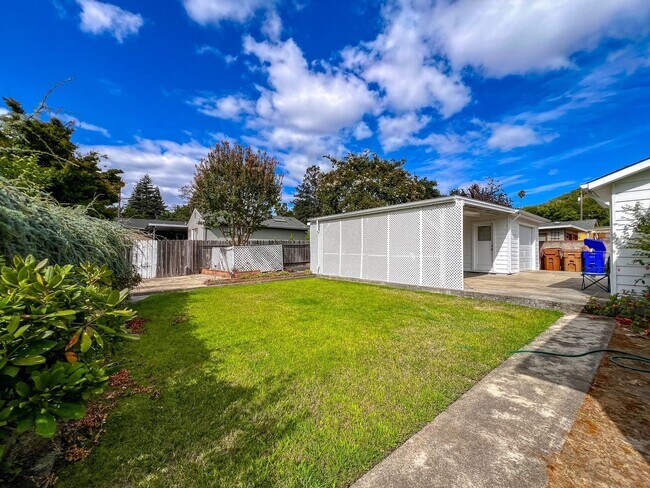 Building Photo - 1624 Ora Dr
