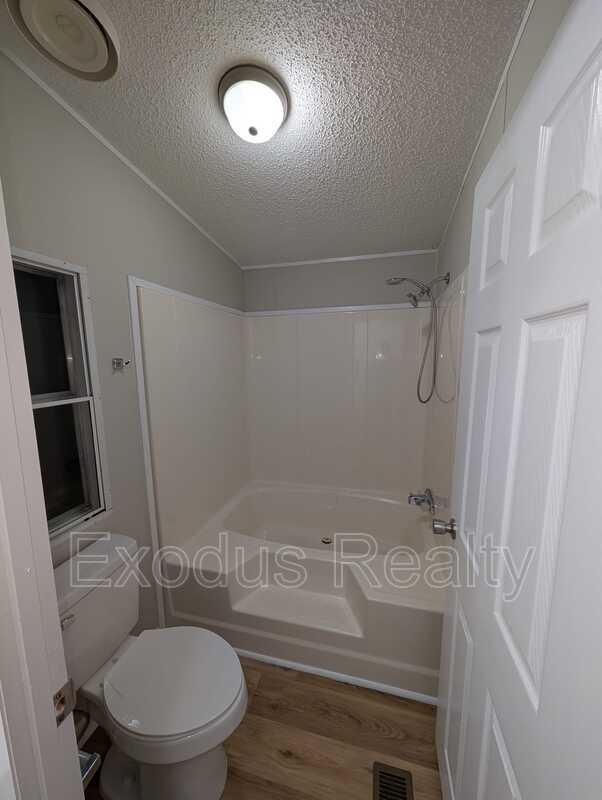 Building Photo - 715 Deer View