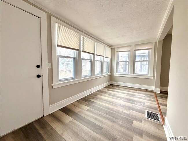 Building Photo - 35 Dorris Ave