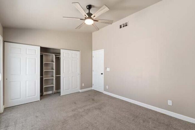 Building Photo - 5642 W Donner Ave