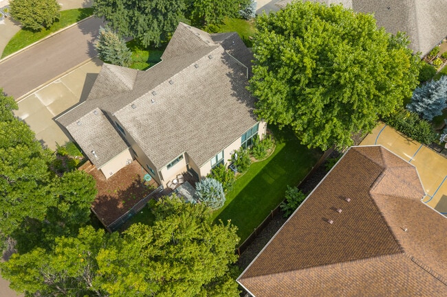 Building Photo - 23679 Dogleg Dr